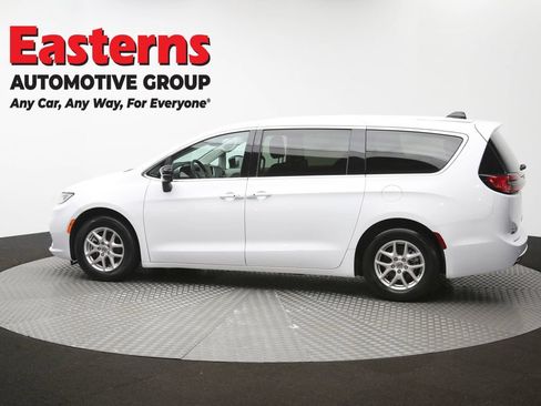 Used 2024 Chrysler Pacifica Touring-L FWD image 62