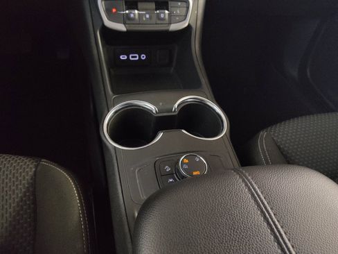 Used 2024 GMC Terrain SLE AWD/4WD image 26