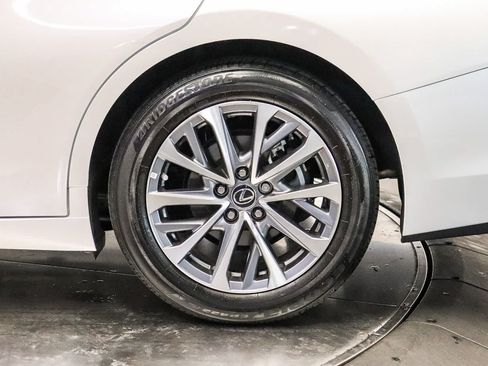 Certified 2025 Lexus ES 350 w/ Accessory Package (Z2) FWD image 10