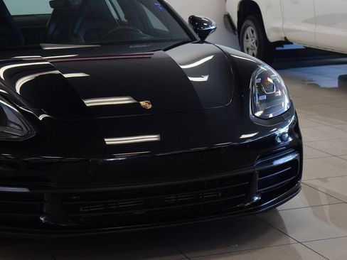 Used 2018 Porsche Panamera 4 AWD/4WD image 17