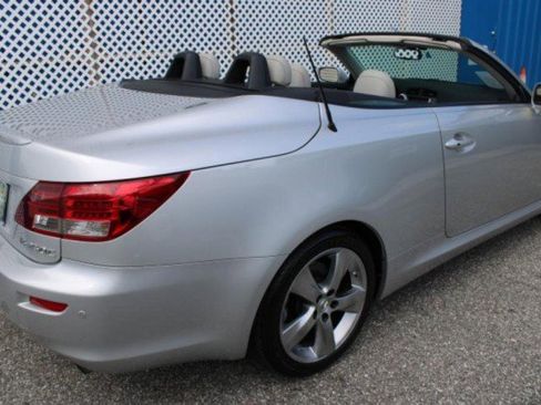Used 2011 Lexus IS 250C image 4