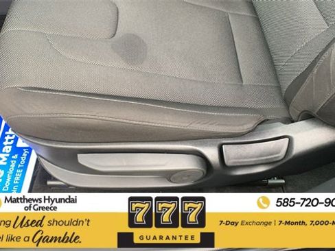 Used 2023 Hyundai Elantra SE image 12