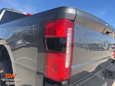 New 2026 Ford F250 Lariat w/ Black Appearance Package image 6