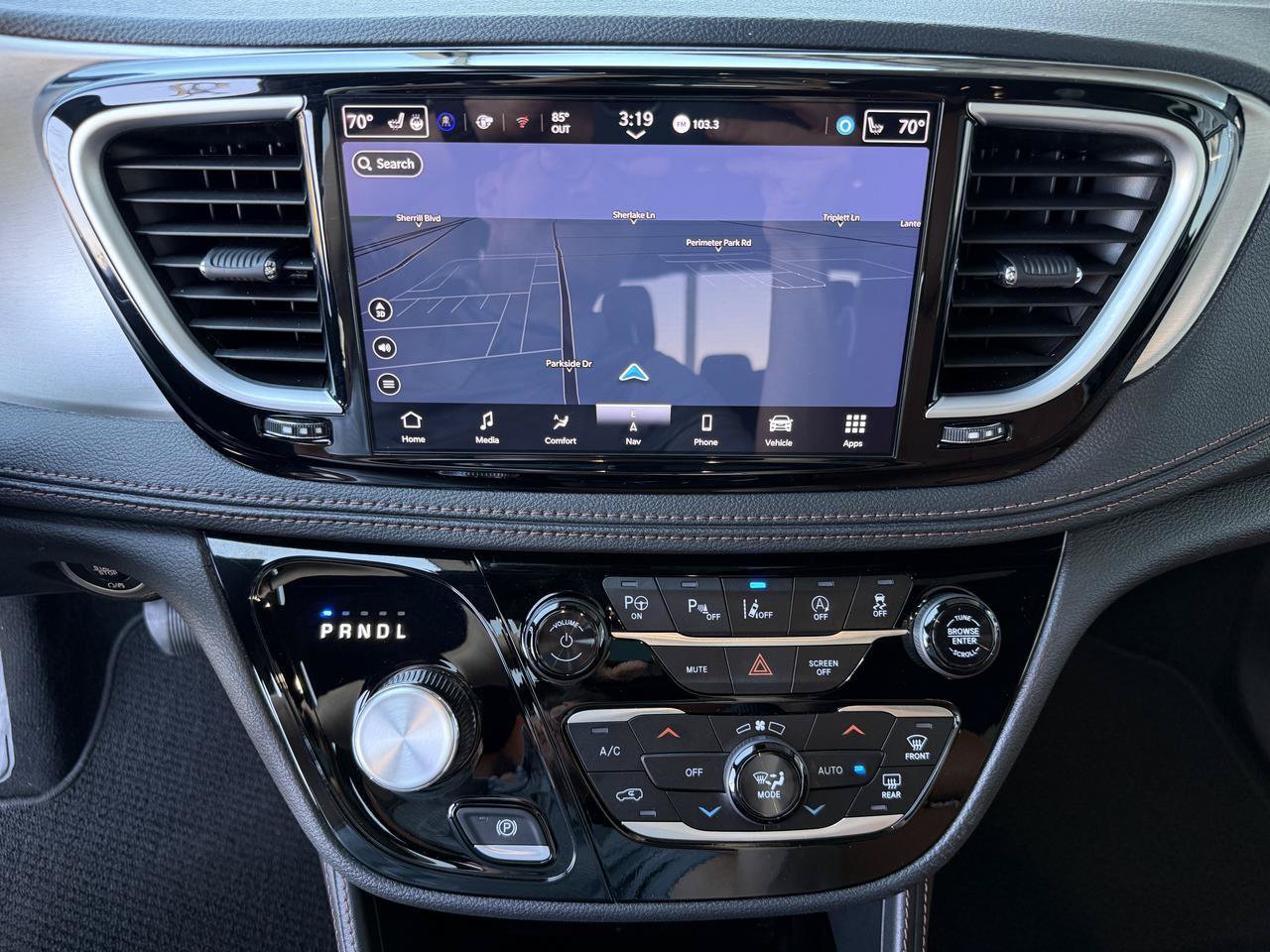 Used 2024 Chrysler Pacifica Pinnacle FWD image 20