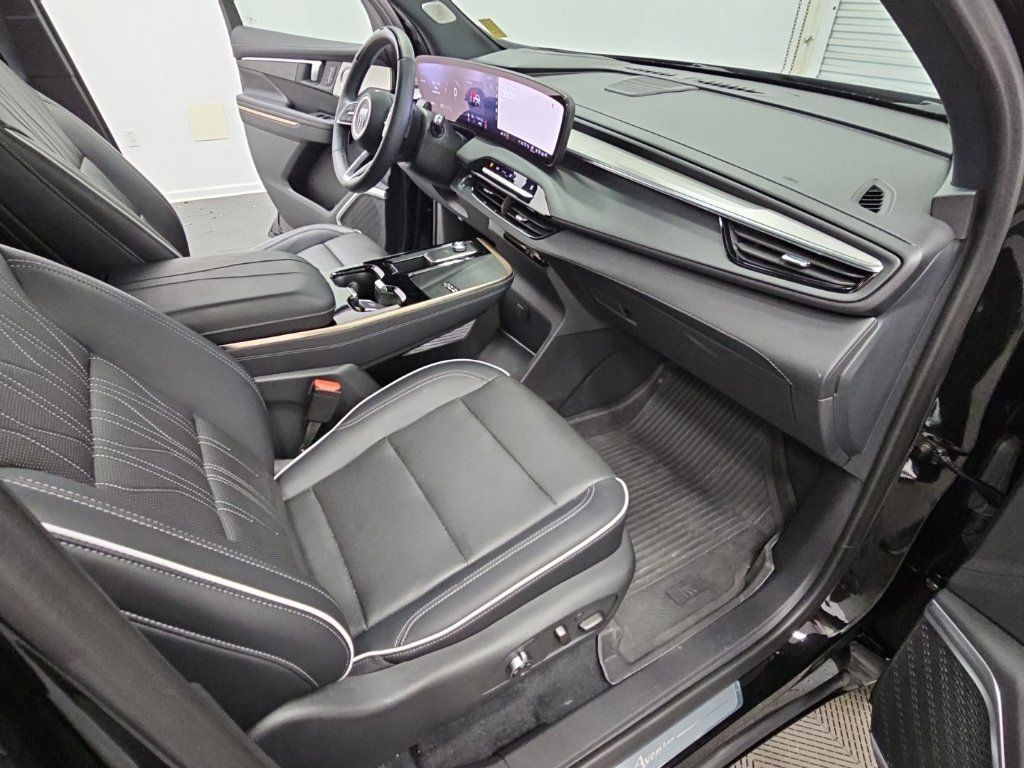 Certified 2025 Buick Enclave Avenir w/ Super Cruise Package AWD/4WD image 43