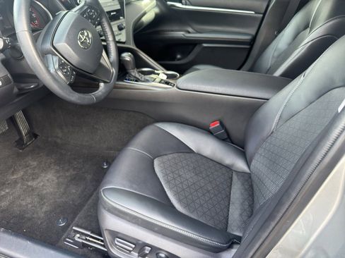 Used 2022 Toyota Camry XSE image 5