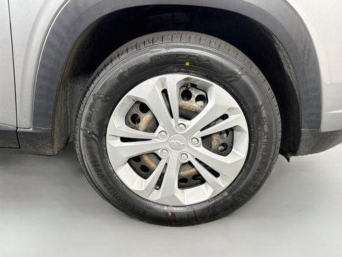 Used 2024 Chevrolet Trax LS FWD image 31
