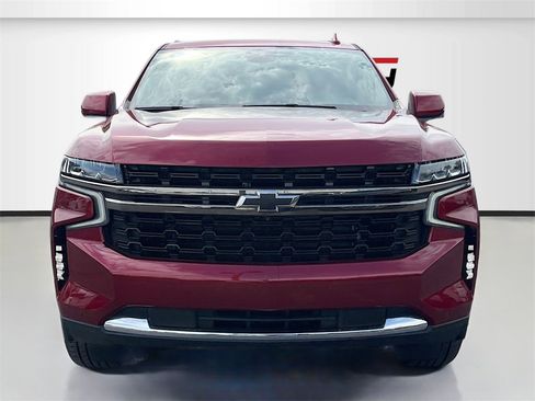 Used 2023 Chevrolet Suburban RST w/ Luxury Package image 2