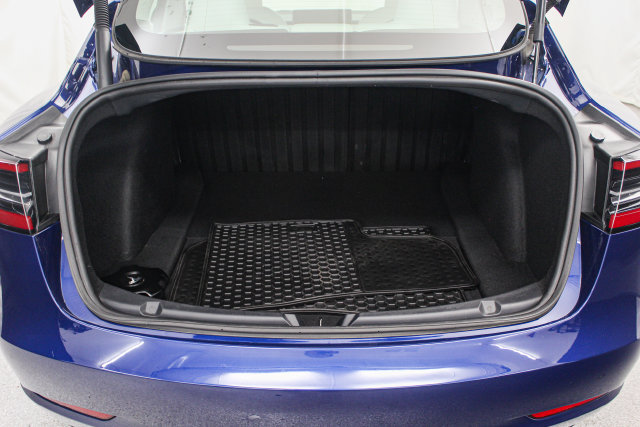 Used 2023 Tesla Model 3 Standard Range RWD image 9