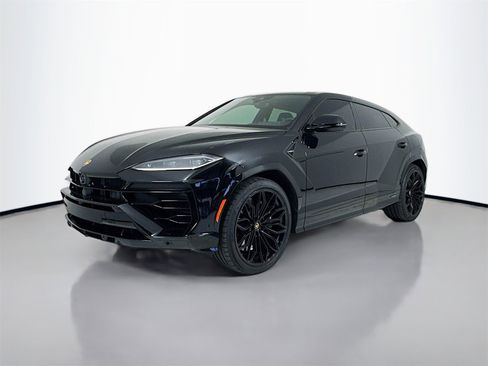Used 2025 Lamborghini Urus SE image 3
