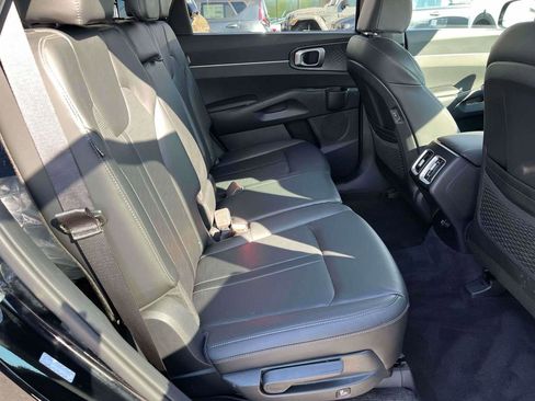 Used 2026 Kia Sorento S w/ S Panoramic Sunroof Package image 9