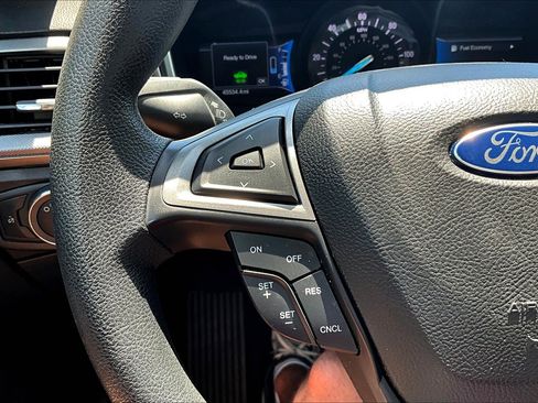 Used 2018 Ford Fusion S image 22