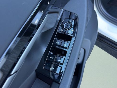 New 2026 BMW 530i w/ M Sport Package image 17