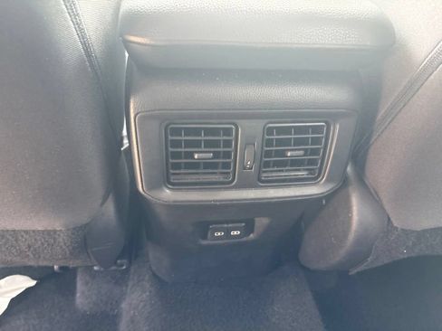 Used 2025 Toyota RAV4 XLE AWD/4WD image 22