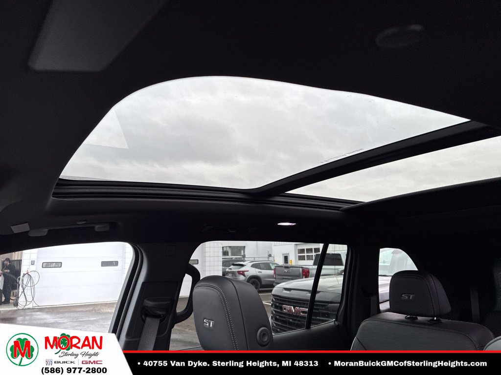 Certified 2025 Buick Enclave Sport Touring FWD image 17