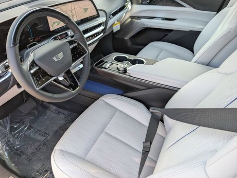 New 2026 Cadillac Lyriq Premium Luxury AWD/4WD image 11