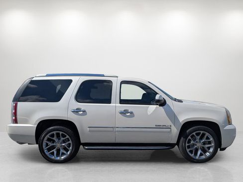 Used 2009 GMC Yukon Denali image 4