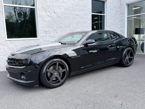 Used 2010 Chevrolet Camaro SS RWD image 2