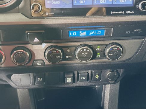 Certified 2023 Toyota Tacoma TRD Off-Road AWD/4WD image 17