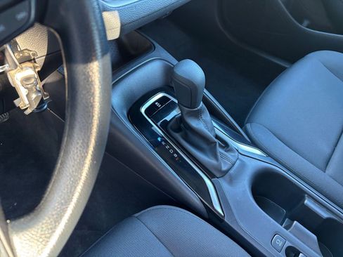 Used 2025 Toyota Corolla LE image 35