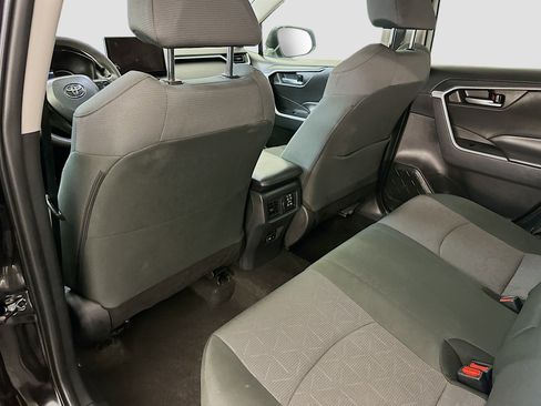 Used 2025 Toyota RAV4 XLE image 29