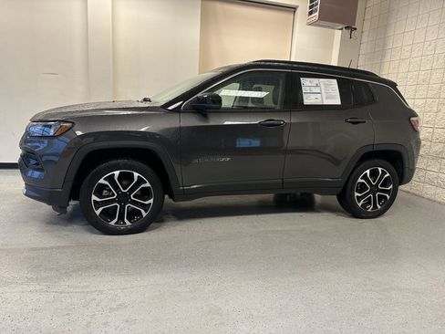 Used 2022 Jeep Compass Limited image 37