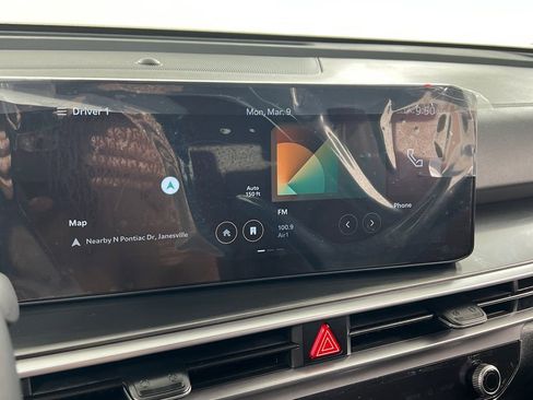 Used 2025 Kia Sorento S image 17