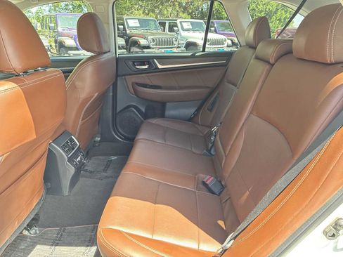 Used 2018 Subaru Outback 3.6R Touring AWD/4WD image 25