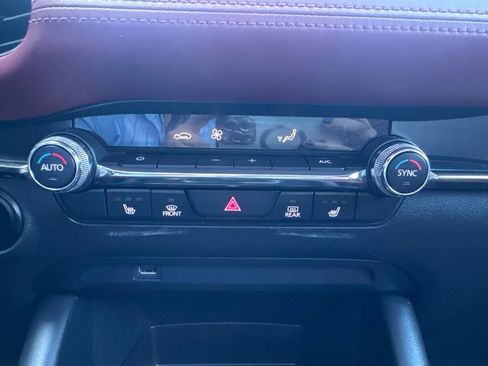 Used 2019 MAZDA MAZDA3 AWD Hatchback w/ Premium Pkg image 16