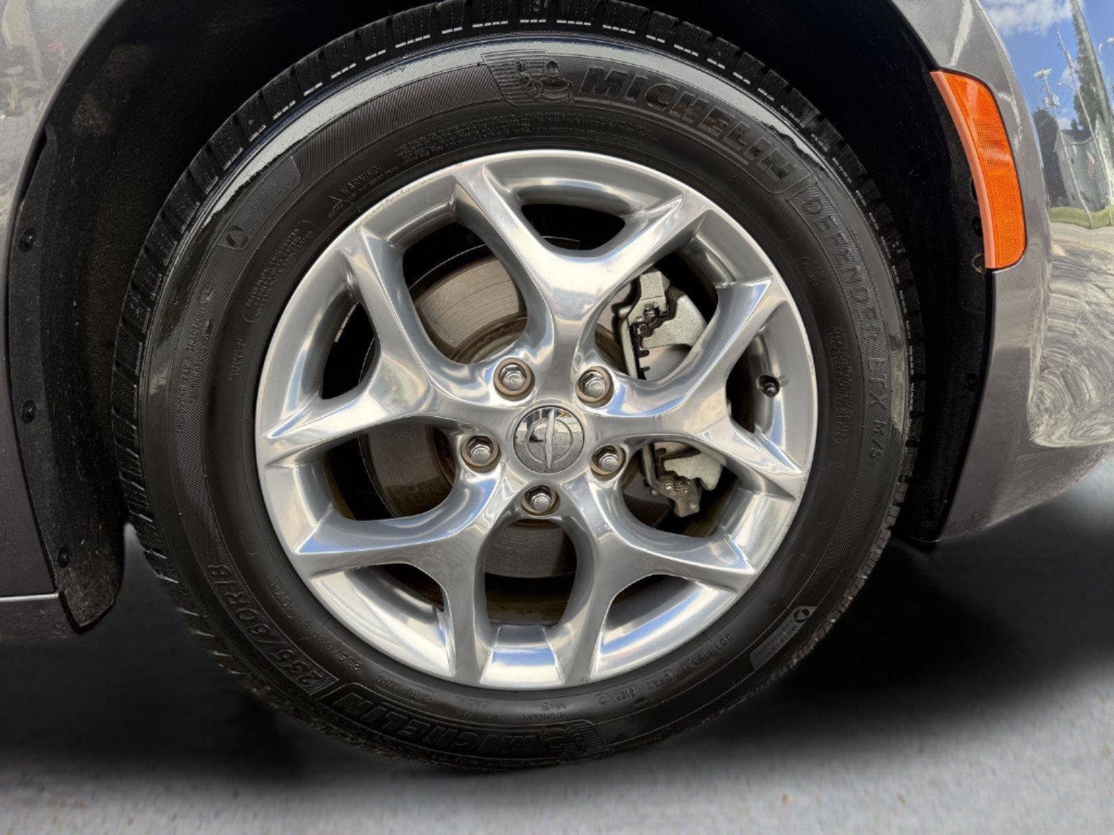 Used 2019 Chrysler Pacifica Limited FWD image 23