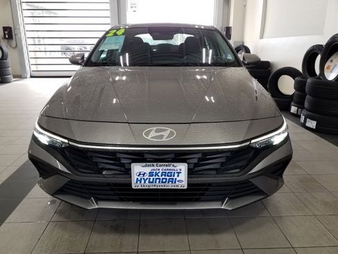 Used 2024 Hyundai Elantra SEL image 19