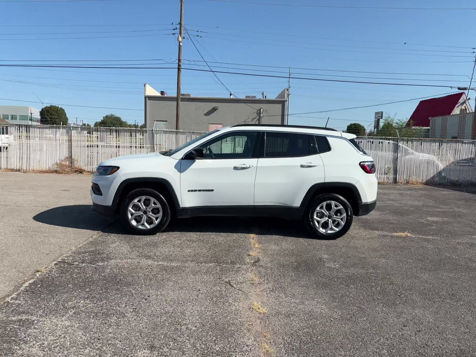 Used 2025 Jeep Compass Latitude AWD/4WD image 8