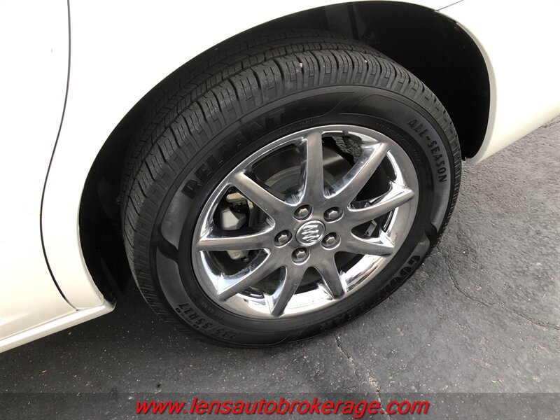Used 2006 Buick Lucerne CXL w/ Driver Confidence Package FWD image 25