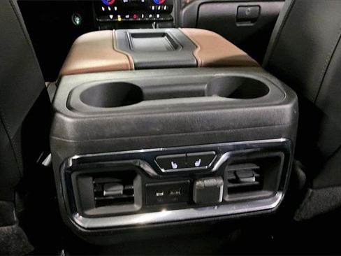 Used 2022 Chevrolet Silverado 3500 High Country image 28