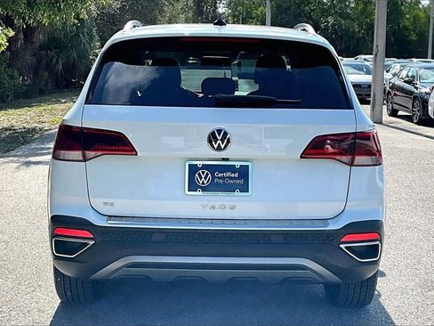 Certified 2022 Volkswagen Taos SE image 6