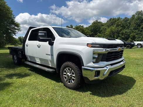Used 2024 Chevrolet Silverado 2500 LT w/ Convenience Package AWD/4WD image 8