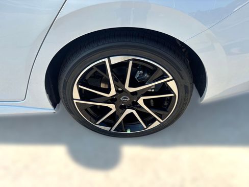 New 2025 Nissan Sentra SR image 12