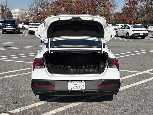 New 2026 Hyundai Elantra Blue image 18