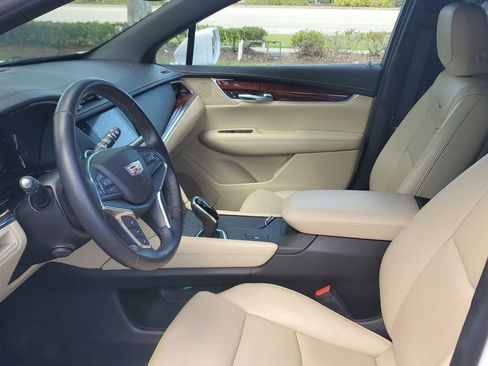 Used 2019 Cadillac XT5 Luxury image 21