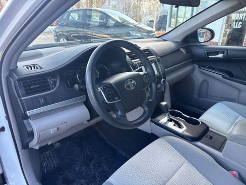 Used 2012 Toyota Camry LE image 10