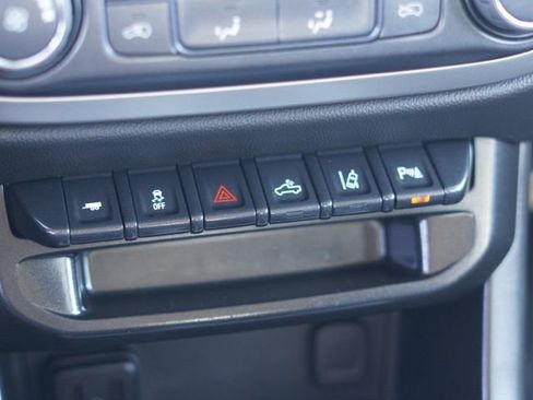 Used 2022 Chevrolet Colorado LT w/ Safety Package RWD image 32