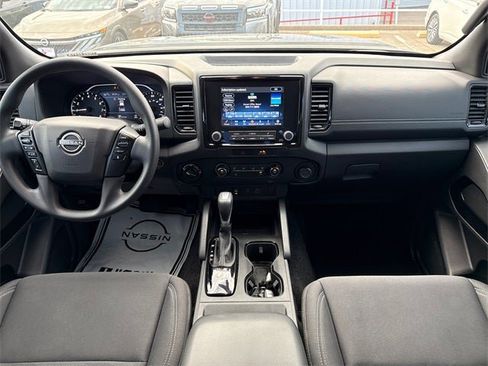 Used 2023 Nissan Frontier SV w/ Midnight Edition Package image 13