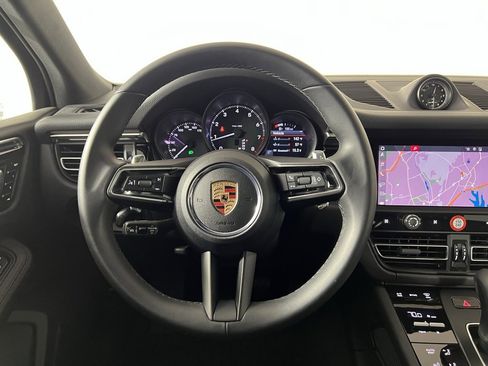 Certified 2025 Porsche Macan image 20