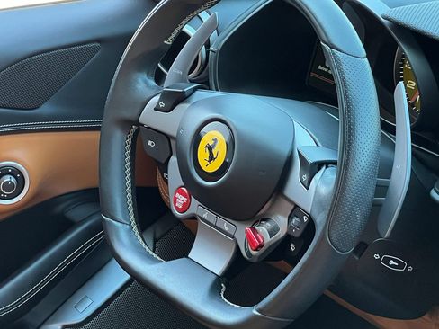 Used 2019 Ferrari Portofino RWD image 19