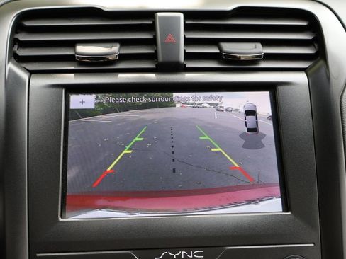 Used 2020 Ford Fusion SE w/ Equipment Group 151A FWD image 18