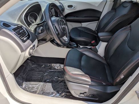 Used 2018 Jeep Compass Limited w/ Safe & Security Group FWD image 11