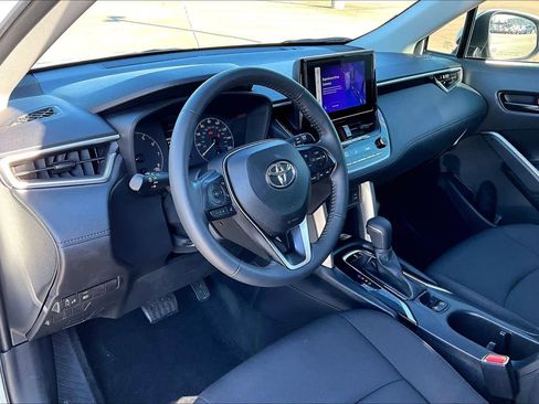 Used 2023 Toyota Corolla Cross LE image 16