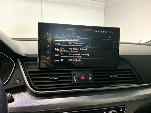 Certified 2024 Audi Q5 2.0T Premium Plus w/ Premium Plus Package image 38