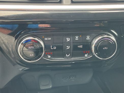Certified 2024 Chevrolet Trax ACTIV FWD image 11