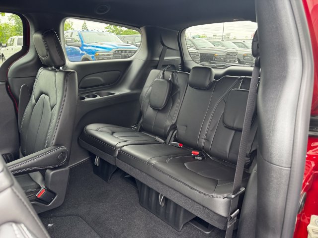 New 2027 Chrysler Pacifica Select FWD image 21
